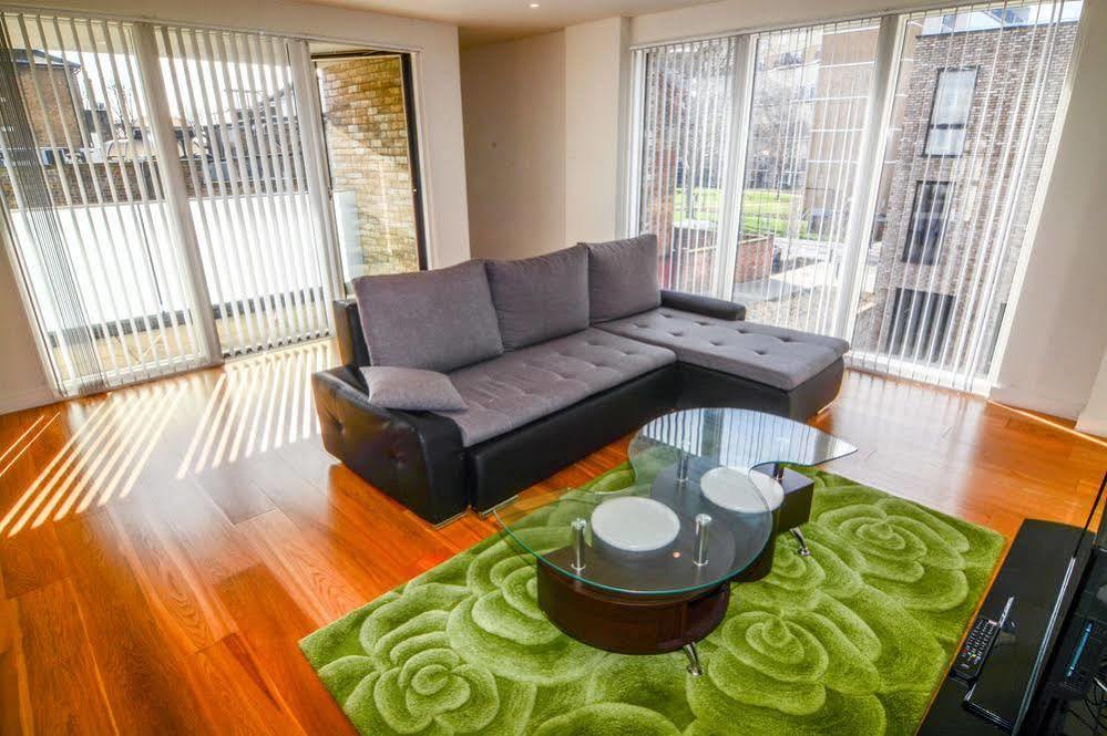 Apartment Wharf - Cambridge Av ロンドン エクステリア 写真