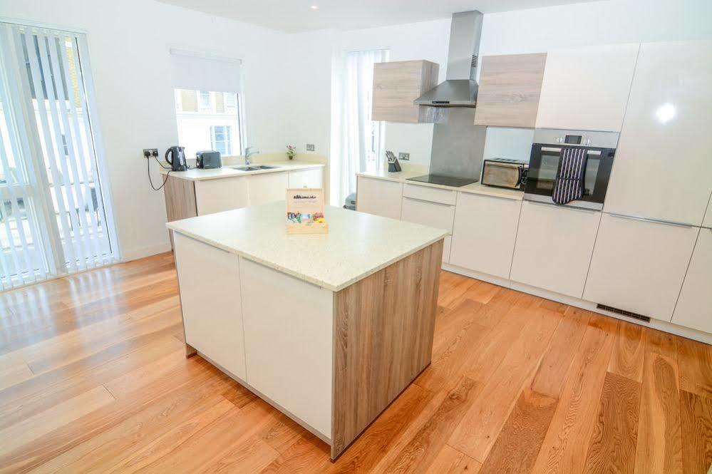 Apartment Wharf - Cambridge Av ロンドン エクステリア 写真