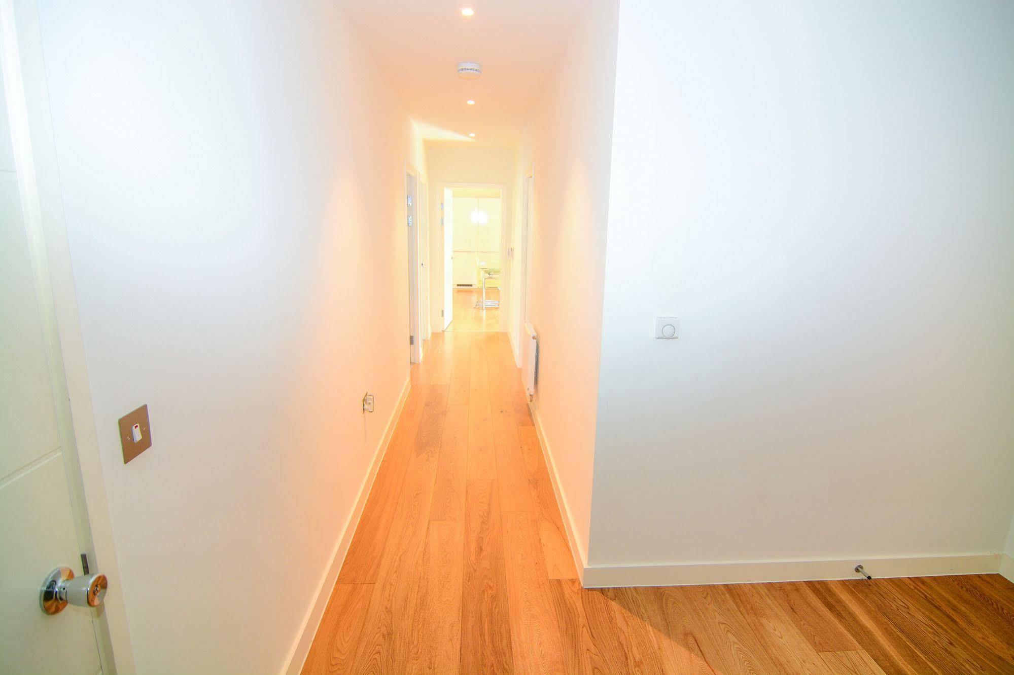 Apartment Wharf - Cambridge Av ロンドン エクステリア 写真