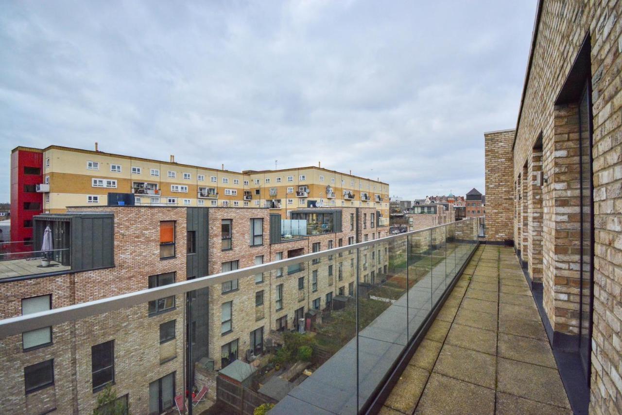 Apartment Wharf - Cambridge Av ロンドン エクステリア 写真