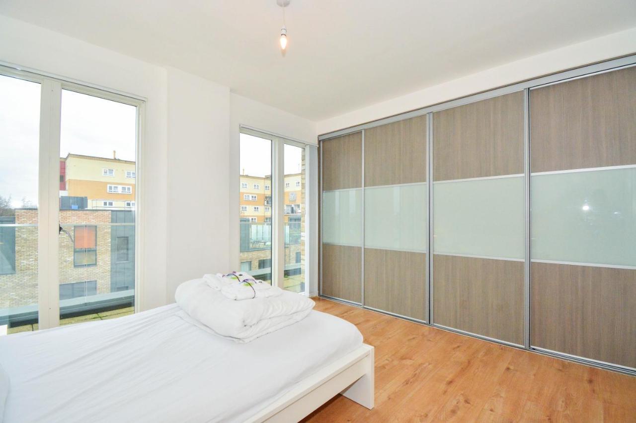 Apartment Wharf - Cambridge Av ロンドン エクステリア 写真